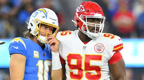 NFL Week 7 picks, schedule, odds, injuries, stats, fantasy tips.